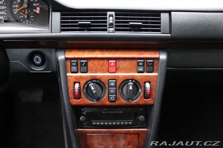 Mercedes-Benz 124 124 320CE AT 162kW 1992