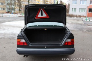Mercedes-Benz 124 124 320CE AT 162kW 1992