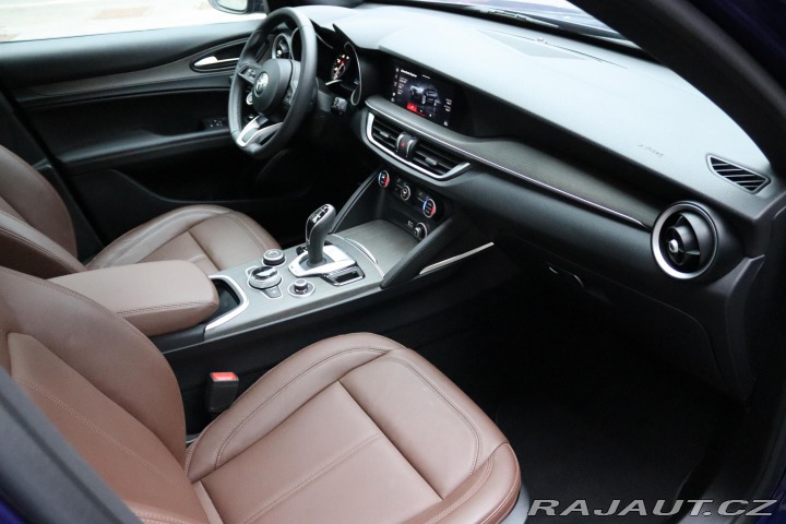 Alfa Romeo Stelvio 2.0TI Q4 206kW DPH 6 TIS 2023