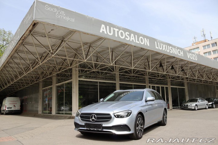 Mercedes-Benz E E 300e PLUG-IN HYBRID KOM 2021