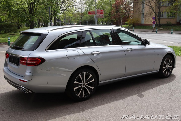 Mercedes-Benz E E 300e PLUG-IN HYBRID KOM 2021