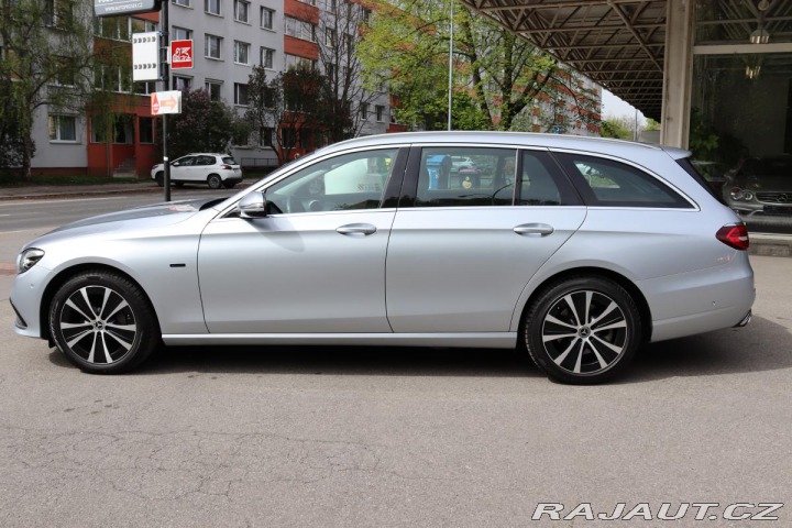 Mercedes-Benz E E 300e PLUG-IN HYBRID KOM 2021