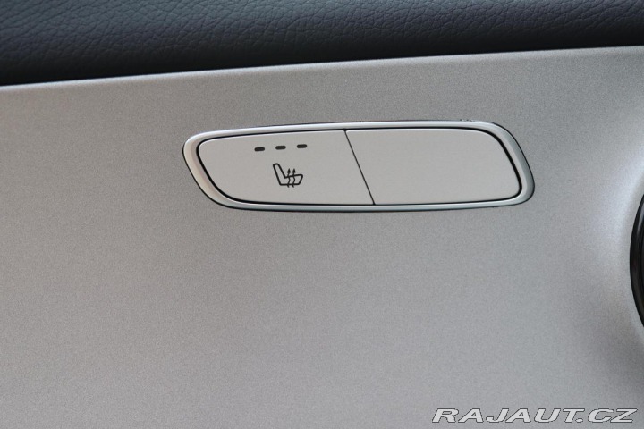 Mercedes-Benz E E 300e PLUG-IN HYBRID KOM 2021