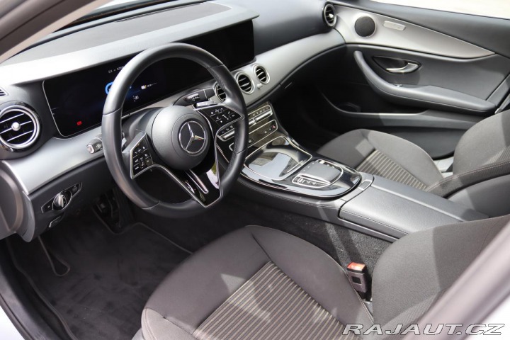 Mercedes-Benz E E 300e PLUG-IN HYBRID KOM 2021
