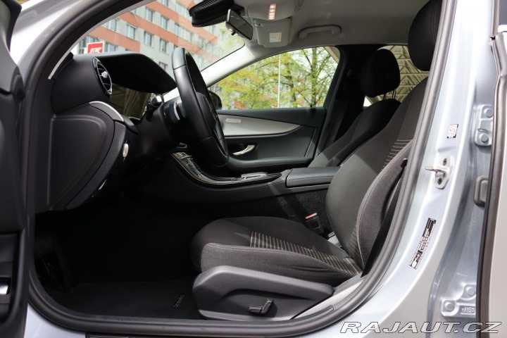 Mercedes-Benz E E 300e PLUG-IN HYBRID KOM 2021