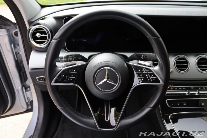 Mercedes-Benz E E 300e PLUG-IN HYBRID KOM 2021
