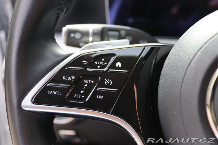 Mercedes-Benz E E 300e PLUG-IN HYBRID KOM 2021