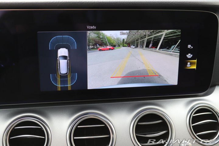 Mercedes-Benz E E 300e PLUG-IN HYBRID KOM 2021