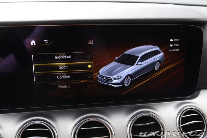 Mercedes-Benz E E 300e PLUG-IN HYBRID KOM 2021