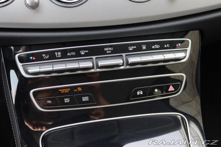 Mercedes-Benz E E 300e PLUG-IN HYBRID KOM 2021