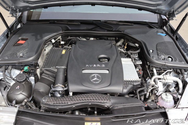Mercedes-Benz E E 300e PLUG-IN HYBRID KOM 2021