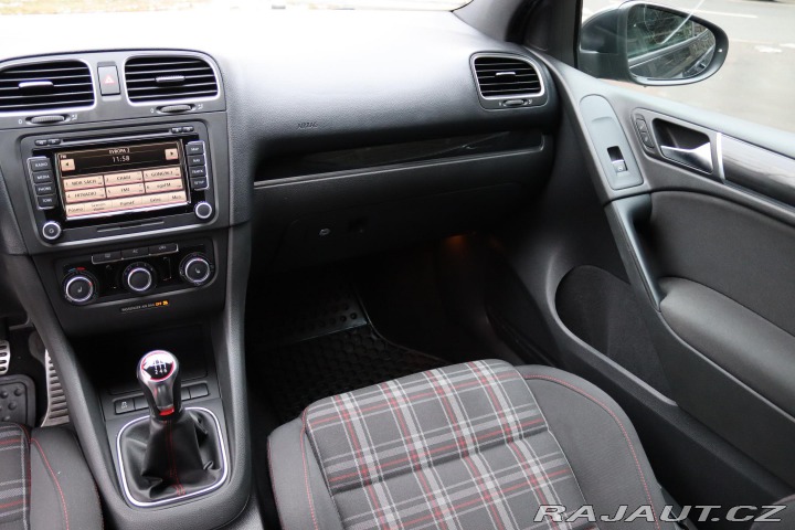 Volkswagen Golf GTI 2.0TSI 147kW S 2011