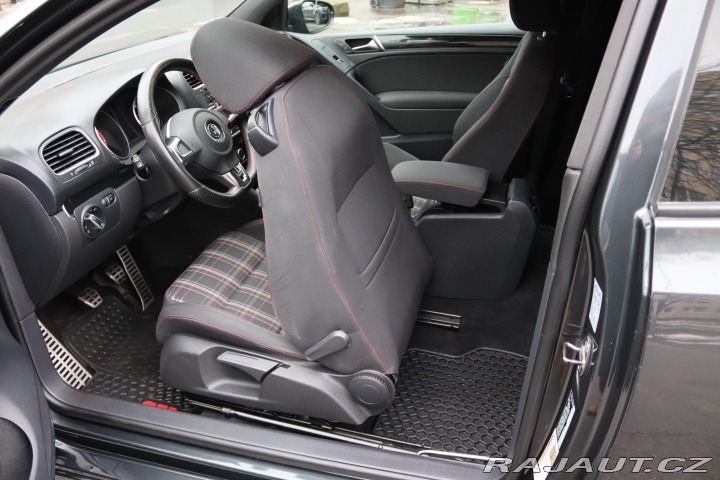 Volkswagen Golf GTI 2.0TSI 147kW S 2011