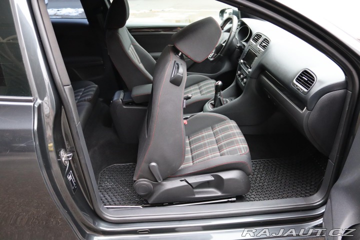 Volkswagen Golf GTI 2.0TSI 147kW S 2011