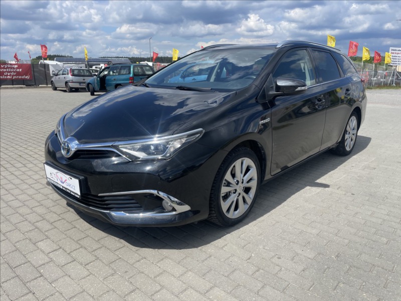 Toyota Auris 1,8 i 73kw Hybrid e-CVT b