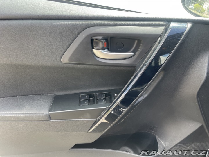 Toyota Auris 1,8 i 73kw Hybrid e-CVT b 2018