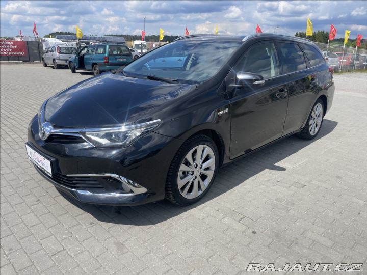 Toyota Auris 1,8 i 73kw Hybrid e-CVT b 2018