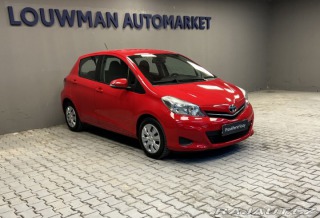 Toyota Yaris 1,0 VVT-i Active Smart 2013