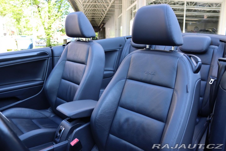 Volkswagen Golf CABRIO GTI 2.0TSI DSG 155 2012