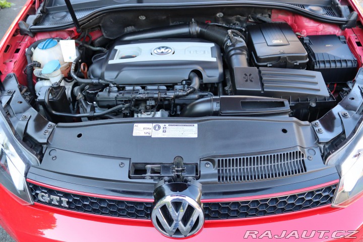Volkswagen Golf CABRIO GTI 2.0TSI DSG 155 2012