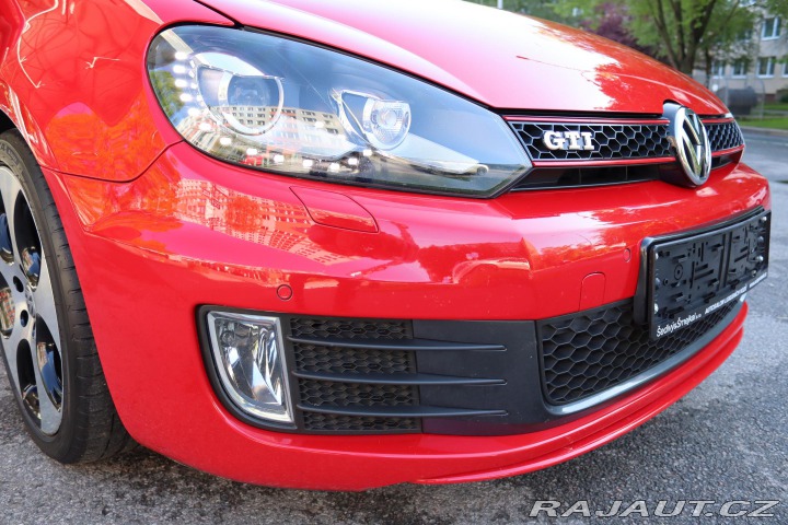 Volkswagen Golf CABRIO GTI 2.0TSI DSG 155 2012