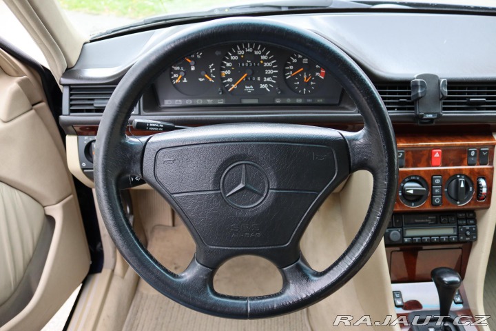 Mercedes-Benz 124 E420 V8 205kW 1995