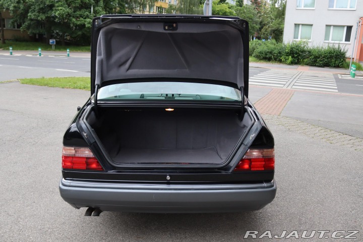 Mercedes-Benz 124 320CE 162kW 1994