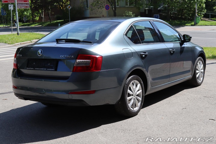 Škoda Octavia 1. majitel, servis jen Šk 2016