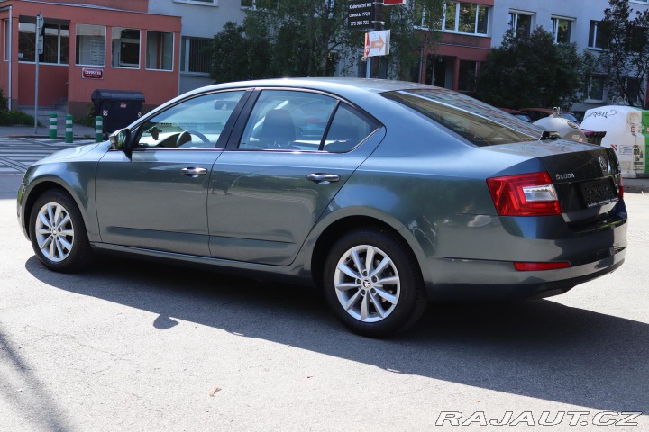 Škoda Octavia 1. majitel, servis jen Šk 2016