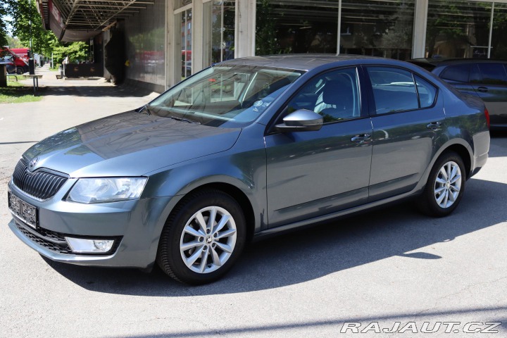 Škoda Octavia 1. majitel, servis jen Šk 2016
