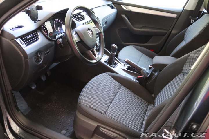 Škoda Octavia 1. majitel, servis jen Šk 2016