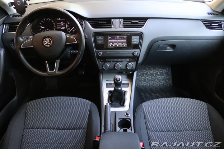 Škoda Octavia 1. majitel, servis jen Šk 2016