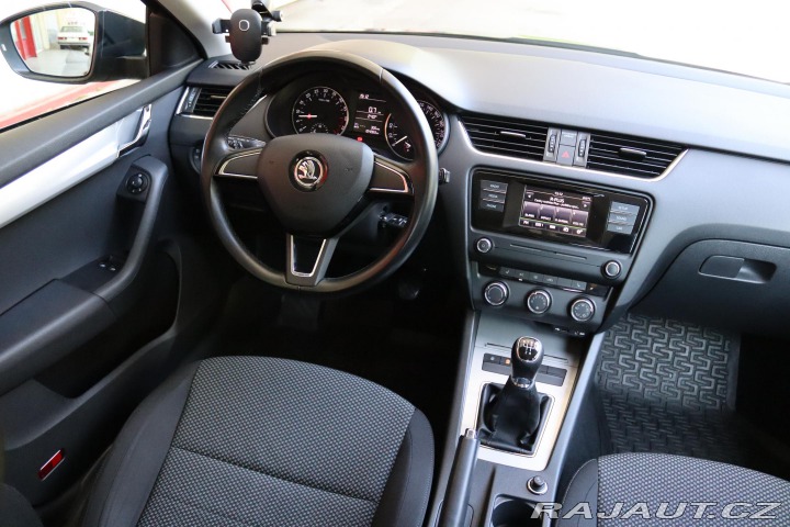 Škoda Octavia 1. majitel, servis jen Šk 2016