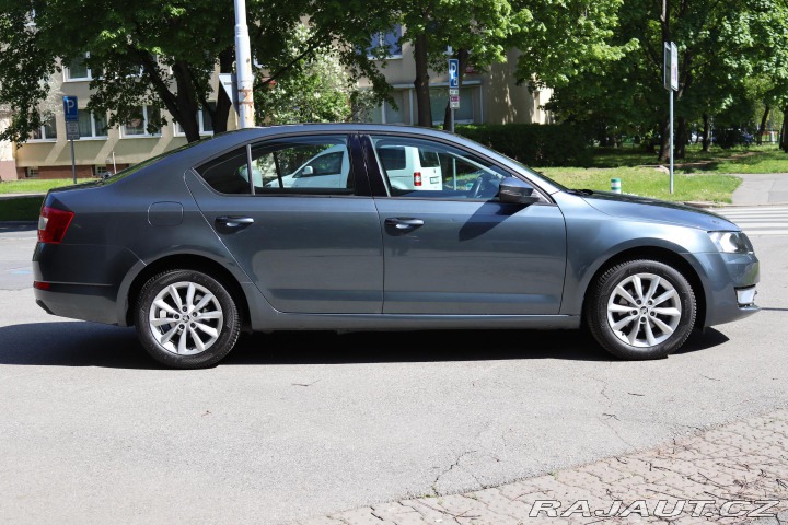 Škoda Octavia 1. majitel, servis jen Šk 2016