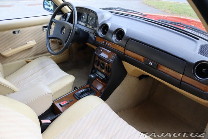 Mercedes-Benz 123 230CE KUPÉ AUTOMAT 100kW 1981
