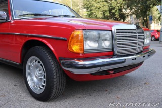 Mercedes-Benz 123 230CE KUPÉ AUTOMAT 100kW 1981