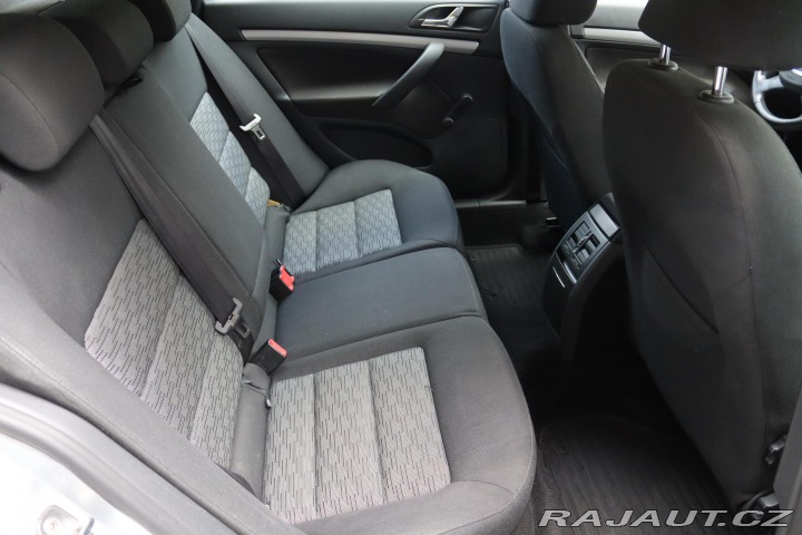 Škoda Octavia COMBI 1.6TDI 77kW DPH 2012