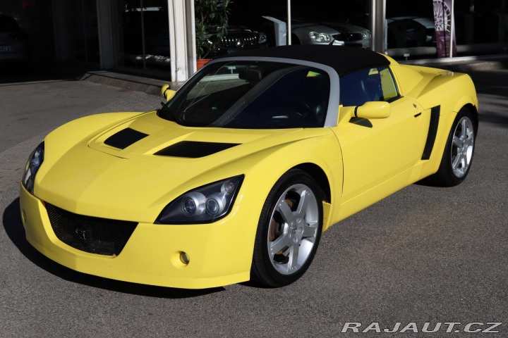 Opel Speedster 2.2 16V 108kW 23 TIS KM Č 2002