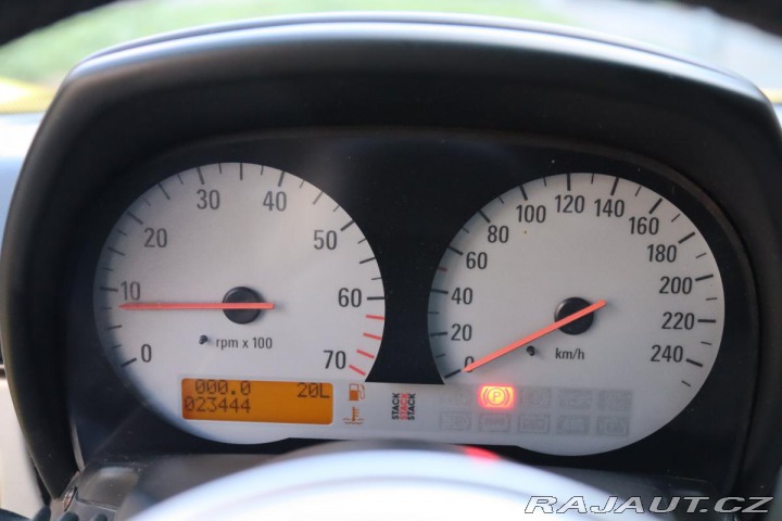 Opel Speedster 2.2 16V 108kW 23 TIS KM Č 2002