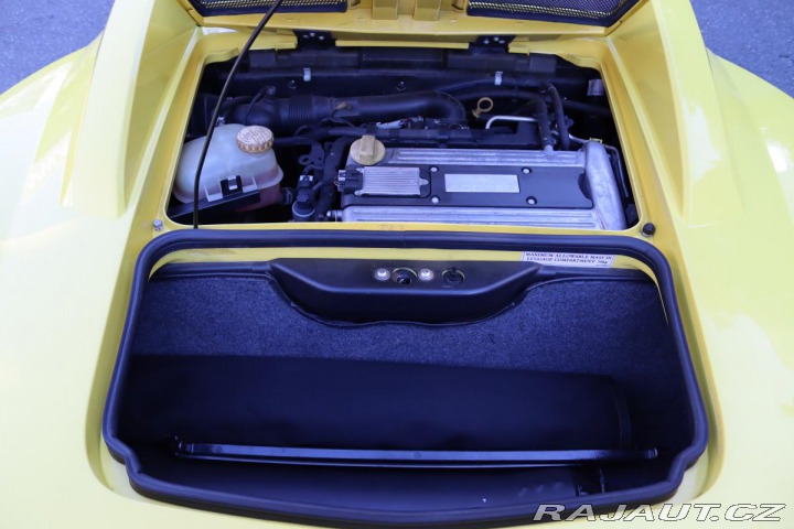 Opel Speedster 2.2 16V 108kW 23 TIS KM Č 2002