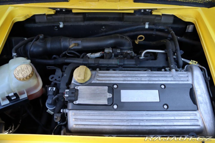 Opel Speedster 2.2 16V 108kW 23 TIS KM Č 2002