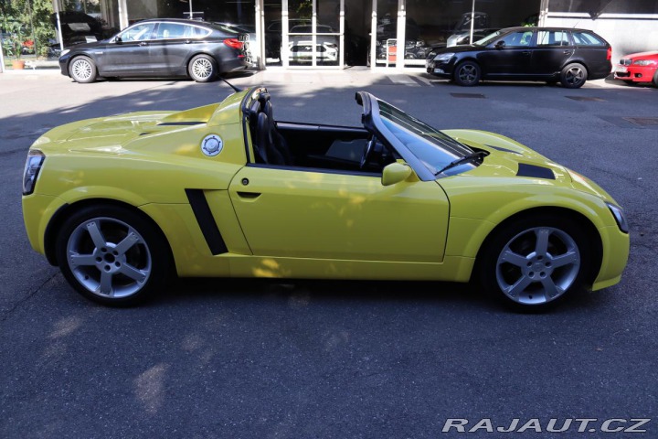 Opel Speedster 2.2 16V 108kW 23 TIS KM Č 2002
