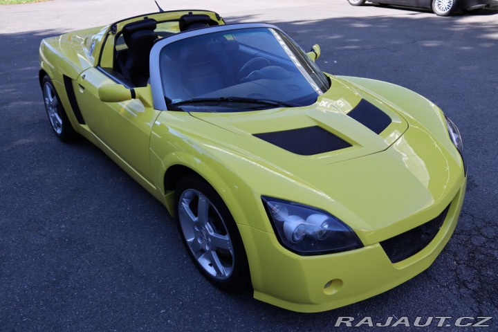 Opel Speedster 2.2 16V 108kW 23 TIS KM Č 2002