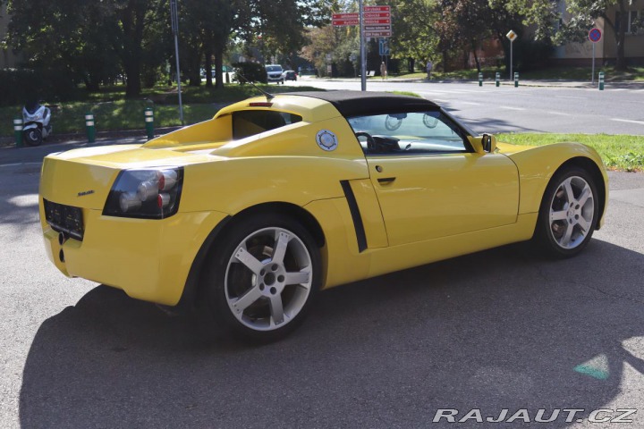 Opel Speedster 2.2 16V 108kW 23 TIS KM Č 2002