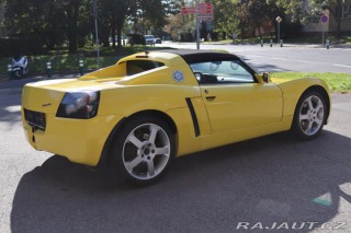 Opel Speedster 2.2 16V 108kW 23 TIS KM Č 2002