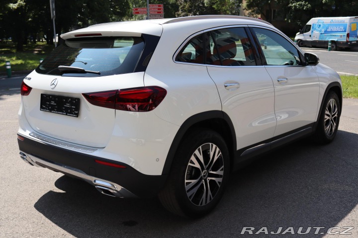 Mercedes-Benz GLA 180 PROGRESSIVE 100kW 2024
