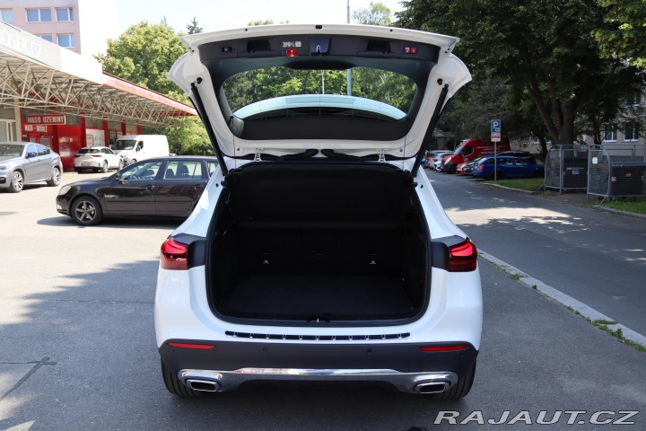 Mercedes-Benz GLA 180 PROGRESSIVE 100kW 2024
