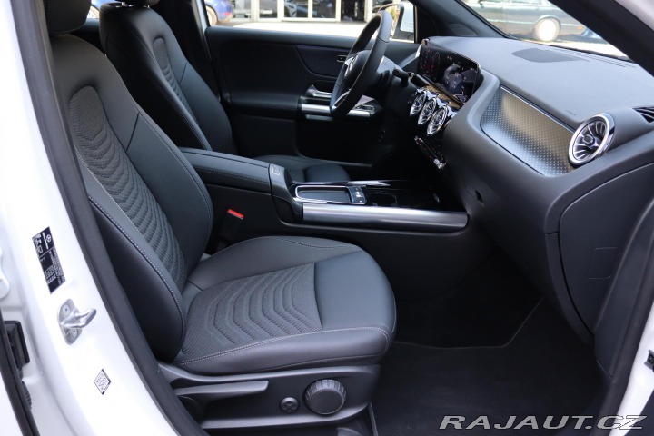 Mercedes-Benz GLA 180 PROGRESSIVE 100kW 2024