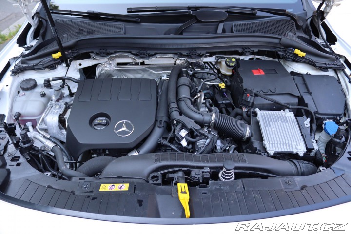Mercedes-Benz GLA 180 PROGRESSIVE 100kW 2024