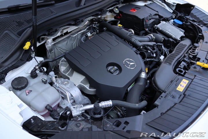 Mercedes-Benz GLA 180 PROGRESSIVE 100kW 2024